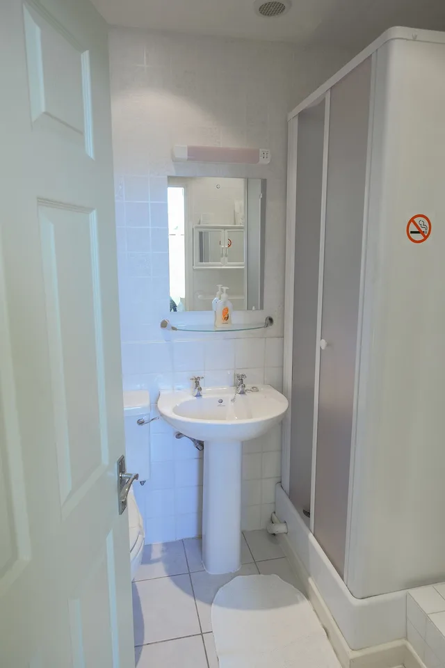 Room, Double Bed, Somerset House 4/4