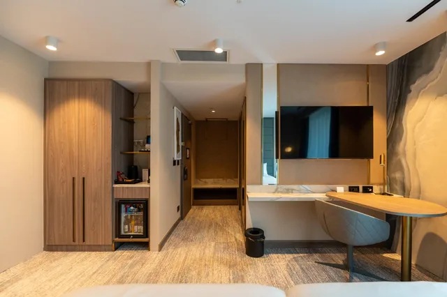 غرفة قياسية بسريرين منفصلين بإطلالة على النهر بشرفة، Crowne Plaza Constanta Mamaia Beach 7/9