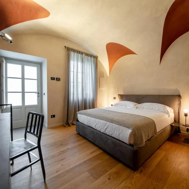 Superior, Double Bed, Relais San Vigilio Al Castello 2/10
