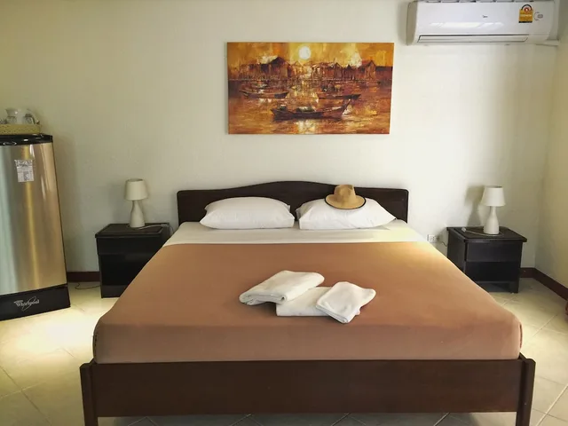 غرفة ديلوكس بسرير مزدوج بإطلالة على المسبح، BLUE SKY RESIDENCE 1/2