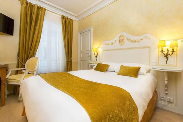 غرفة عائلية بسرير مزدوج وسريرين منفصلين، Hotel Gavarni 1/3