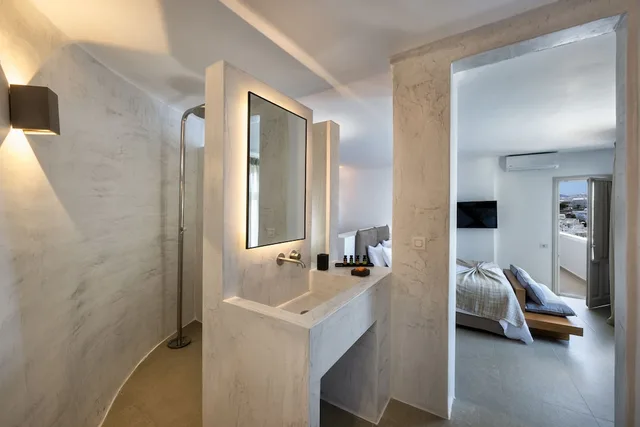 Master, Suite, Queen Bed, Volcano View, Bathtub، Ira Hotel Spa 6/7