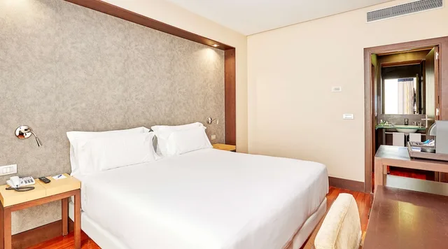 غرفة متصلة عائلية، Nh Sevilla Plaza De Armas Hotel 8/10
