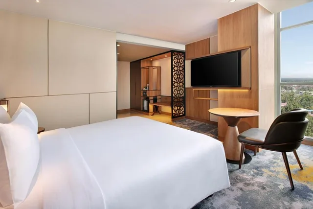غرفة بريميوم سوبيريور بسرير كوين، Mercure Pangkalan Bun 3/5