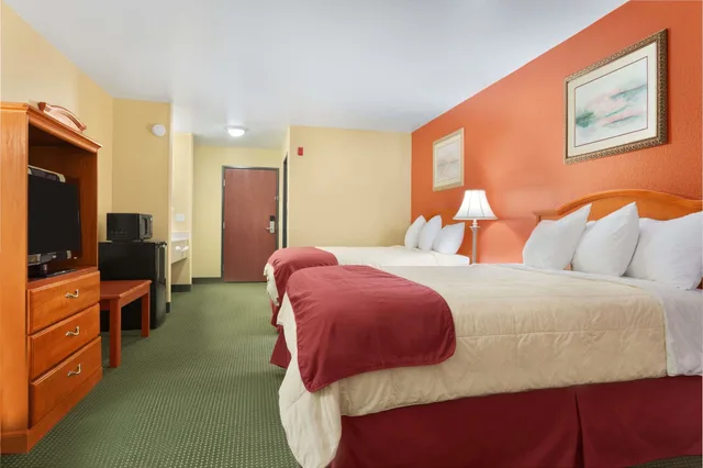 غرفة بسريرين كوين، Days Inn by Wyndham Lumberton 4/9