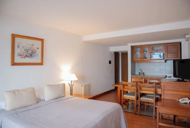 استوديو بسرير كوين، Apart del Lago 1/10
