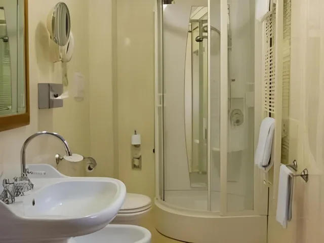 غرفة قياسية مفردة بسرير كوين، Strozzi Palace Hotel 5/5