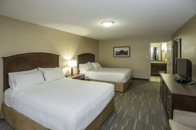 جناح بسريرين كوين بشرفة بغرفة نوم واحدة، HOLIDAY INN LETHBRIDGE 2/10