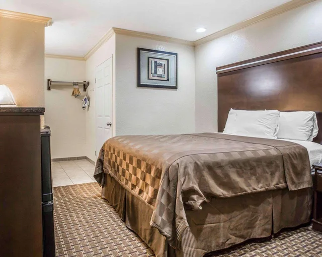 غرفة بسرير كوين، Rodeway Inn National City San Diego South 2/4