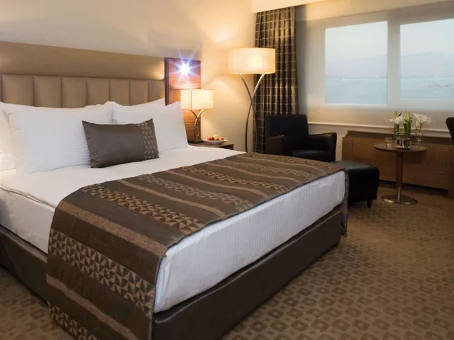 جناح جونيور بسرير كينج، Movenpick Hotel Izmir 3/9