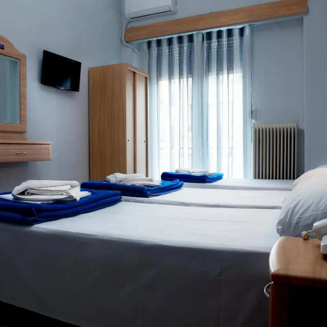 غرفة ثلاثية، Hotel Argo 10/10