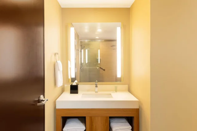 غرفة تنفيذية بسرير كينج بإطلالة على المدينة مع أريكة، Hyatt Place Ciudad Del Carmen 6/6