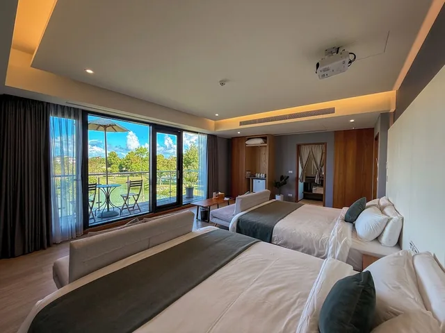 غرفة فاخرة رباعية بسريرين كينج بإطلالة على الحديقة، Villa Loherb 1/7
