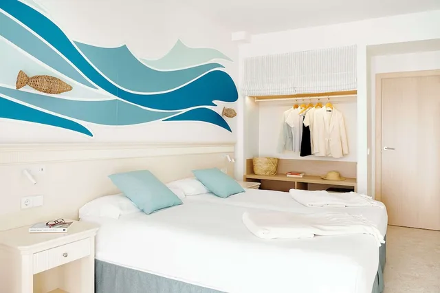 Family Suite, Single, Twin Beds, Sea View, Sofa, Priority Location، Iberostar Waves Gaviotas Park 3/6