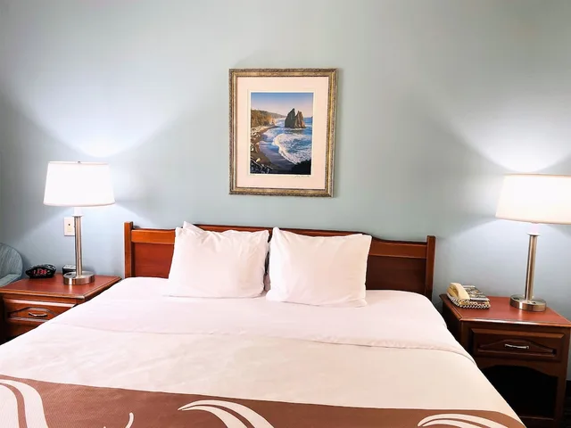 جناح بسرير كينج مع أريكة، Quality Inn & Suites Sequim at Olympic National Park 4/7