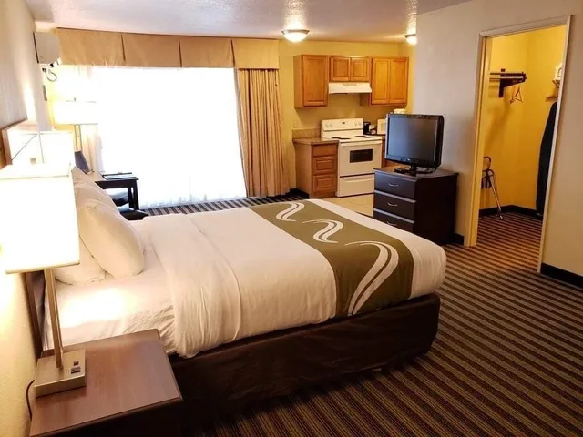 Efficiency, Queen Bed, Accessible، Quality Inn & Suites Vancouver - Hazel Dell 1/5
