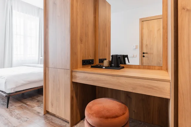 غرفة قياسية بسرير مزدوج، FortyPlusOne Hotel 1/1