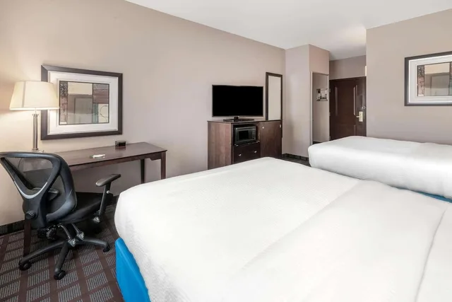 غرفة بسريرين كوين، La Quinta Inn & Suites by Wyndham Bozeman 2/3