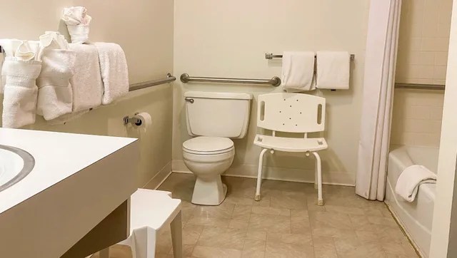 Deluxe, 2 Queen Beds, Accessible, Ticaboo Lodge Lake Powell 8/9