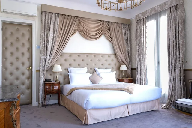جناح جونيور بسرير كوين، Hotel Claridge 9/10