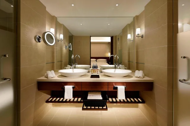 غرفة كلوب بسرير مزدوج بإطلالة، Yokohama Bay Sheraton Hotel And Towers 5/8