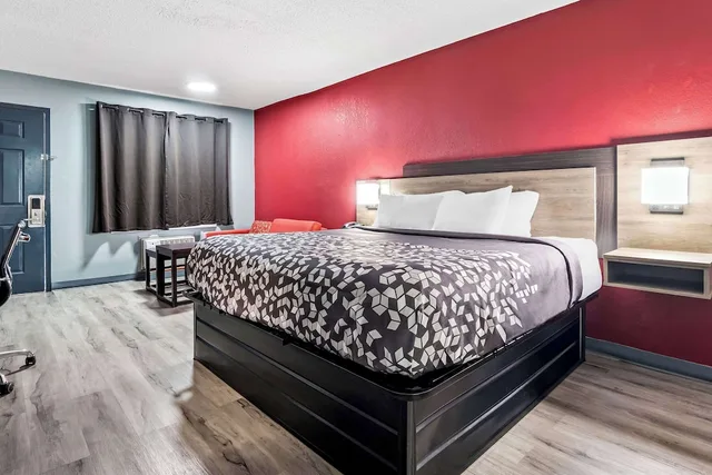 غرفة قياسية بسرير كينج، Econo Lodge Kennett 2/5
