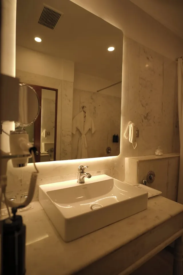 Penthouse, King Bed, Hotel Clarks Amer Jaipur 3/4