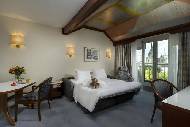 غرفة كومفورت، Maritim Hotel Koln 2/3