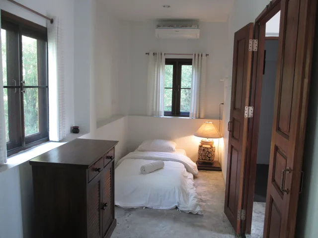 2 Bedrooms, Family Suite, Queen and Twin Beds, Lake Side, Garden View، Jasmine Hill Lodge 6/6
