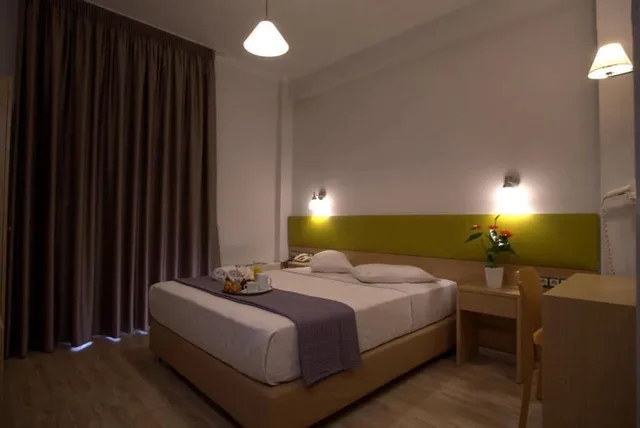 غرفة اقتصادية، ATHENS CITY HOTEL 1/3