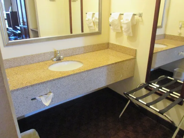 غرفة قياسية بسرير كينج للمدخنين، Motel6 Seaford, DE 9/9