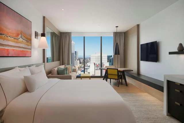 غرفة بريميير بسرير كينج بإطلالة على المدينة في طابق مرتفع، The Westin Perth 2/8