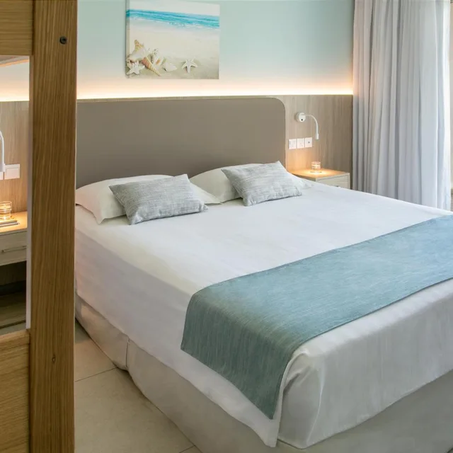 غرفة عائلية بسرير مزدوج، Asterias Beach Hotel 2/5