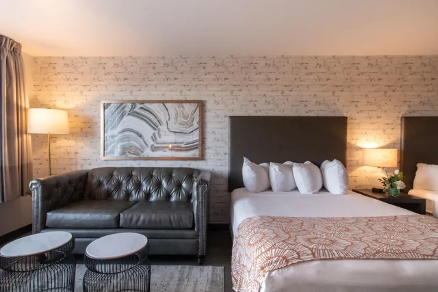 جناح بسريرين كوين، Oxford Suites Chico 1/4