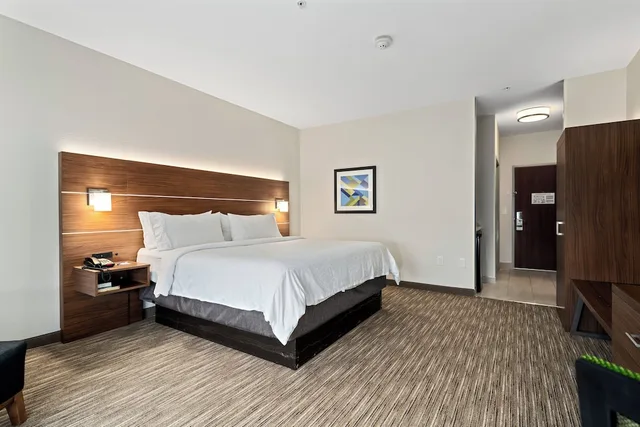 غرفة قياسية بسرير كينج، Holiday Inn Express Hotel And Suites Van Buren Ft Smith Area 1/10