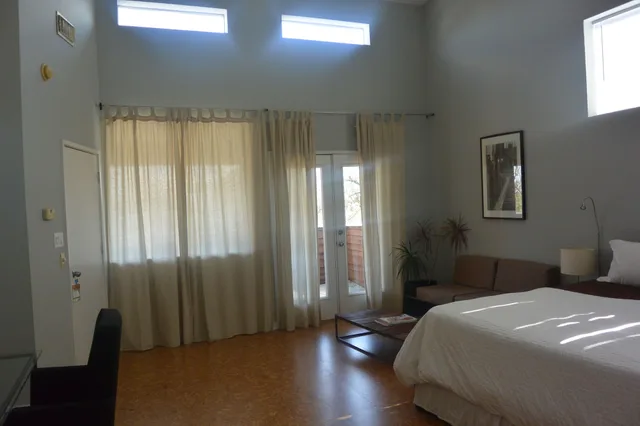 غرفة تنفيذية بسرير كينج، Modern B&B 2/5