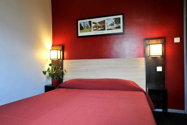 Family, Single Bed, Sofa, BRIT HOTEL SAINT-QUENTIN 5/8