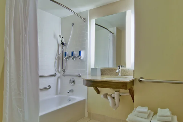 Room, King Bed, Sofa, Four Points by Sheraton Nashville Airport 1/2