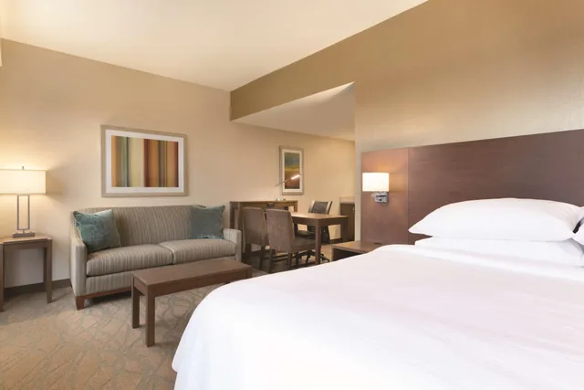 جناح استوديو بسرير كينج لذوي الإعاقة، Embassy Suites Akron-Canton Airport 6/8