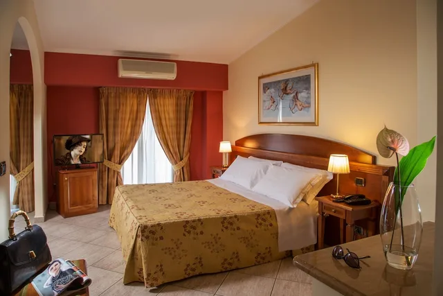 غرفة رباعية بسرير مزدوج وسريرين منفصلين، Marini Park Hotel 2/4