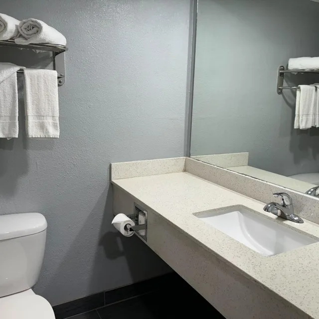 2 Queen Beds - Smoking, Micfridge، Studio6 Suites Memphis, TN – East Memphis 9/10