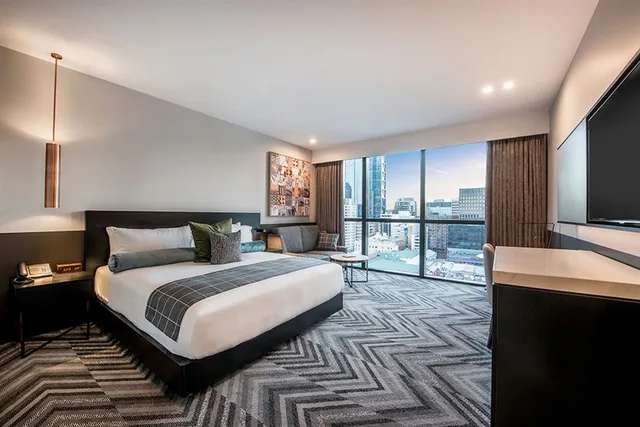Family, Rydges Perth Kings Square 1/4