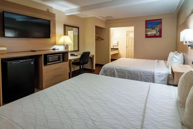 غرفة قياسية بسريرين كوين، Quality Inn Bishop Near Mammoth 1/5