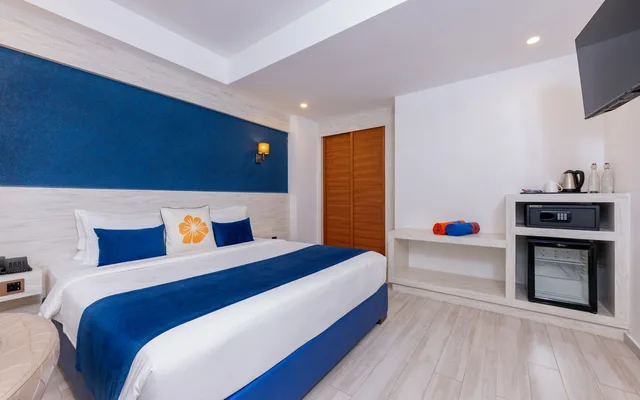 Standard Room (No Window and Balcony)-Transfer Included, Kaani Palm Beach 3/6