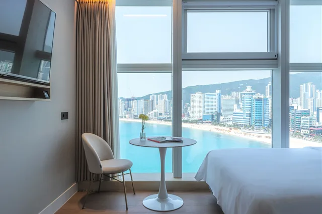 جناح بسريرين منفصلين وسرير كوين، The Marine View Hotel 10/10