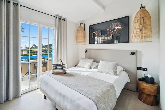 غرفة سوبيريور بسرير كوين بإطلالة على البحر بشرفة، CITOTEL HOSTELLERIE DE LA NARTELLE 2/10