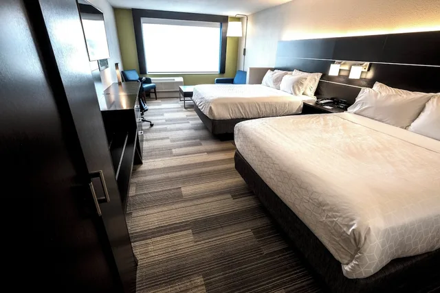 غرفة قياسية بسريرين كوين، Holiday Inn Express & Suites Commerce 1/2