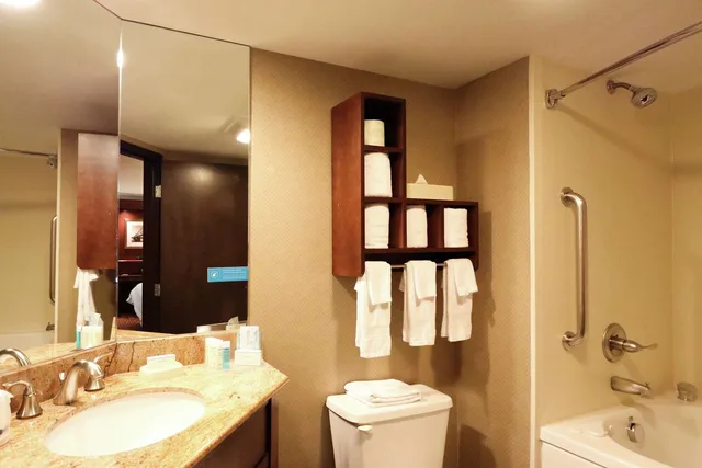 غرفة بسرير كينج بجاكوزي، Hampton Inn Columbus South 4/4