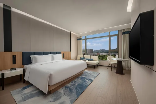 Hollywood, King Bed، Days Hotel by Wyndham Zhuhai Jinwan 1/1