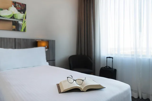 غرفة ديلوكس بسرير كوين، Mercure Sydney Bankstown 6/10